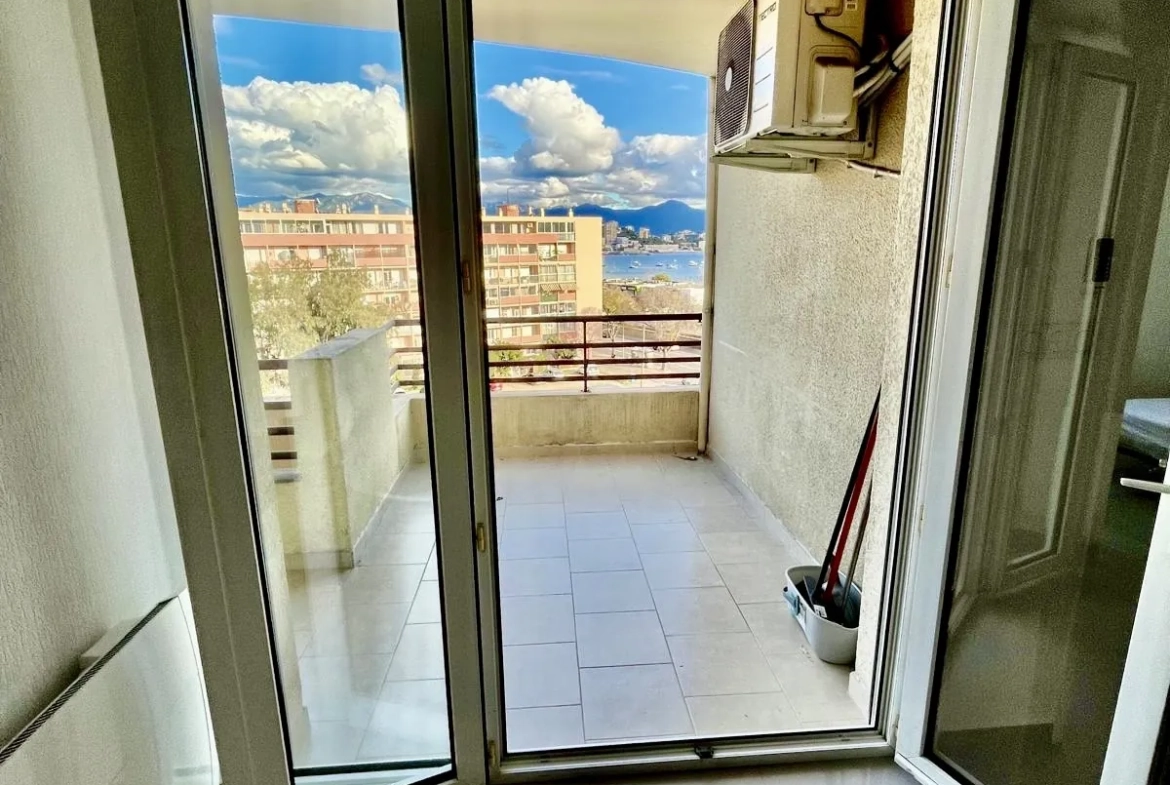 Appartement F2 rénové avec terrasse à Ajaccio - 46 m² 