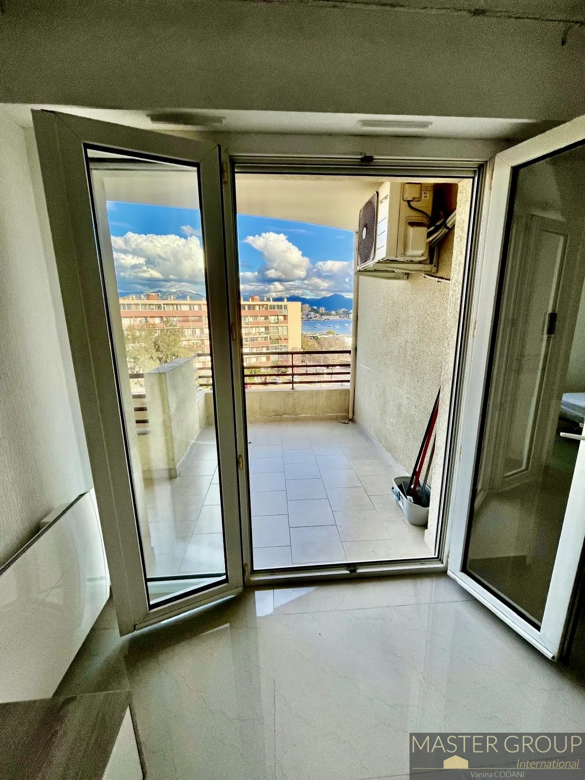 Appartement F2 rénové avec terrasse à Ajaccio - 46 m² 