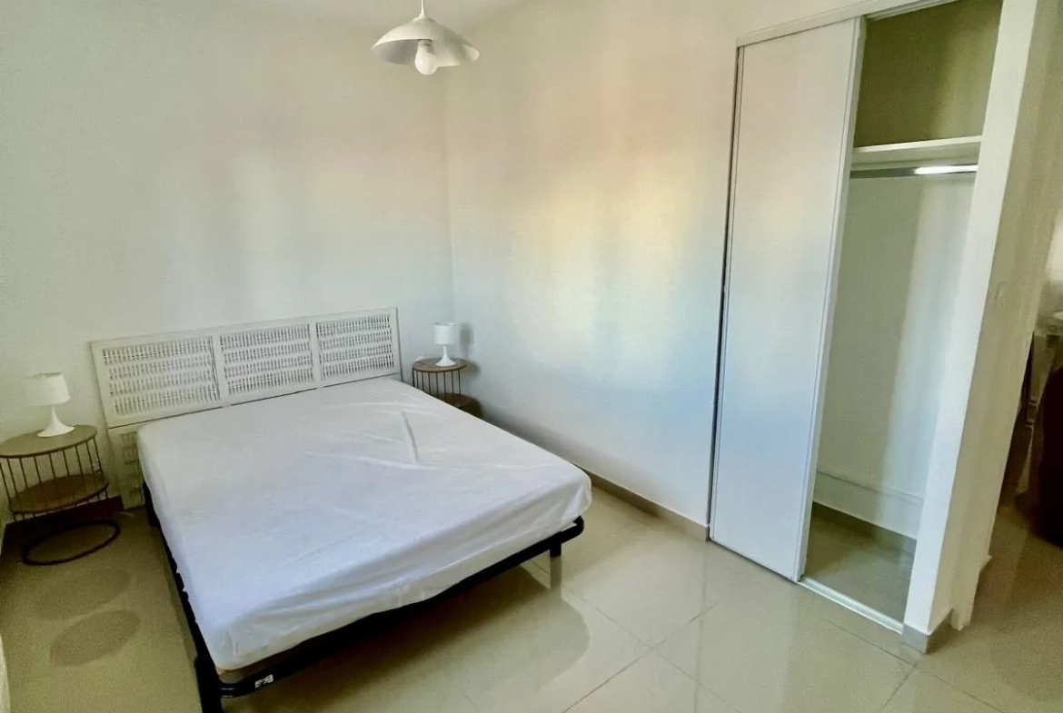 Appartement F2 rénové avec terrasse à Ajaccio - 46 m² 