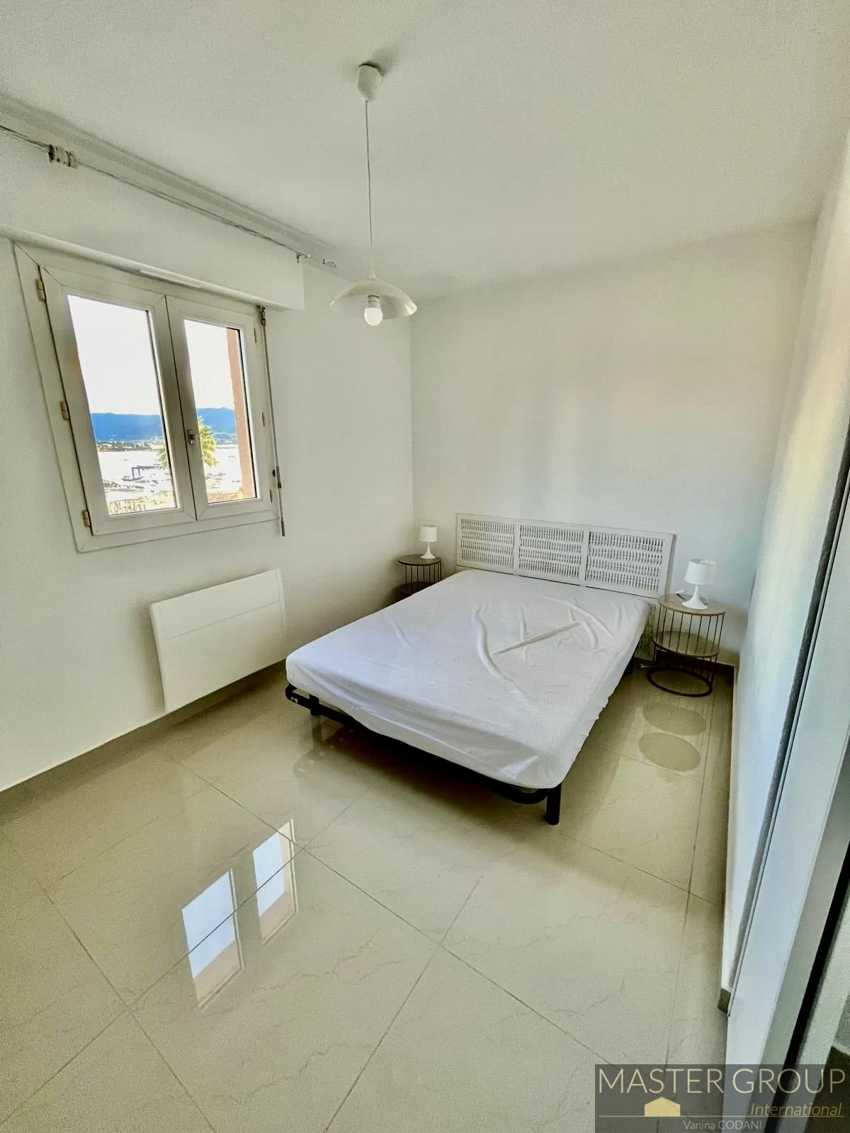 Appartement F2 rénové avec terrasse à Ajaccio - 46 m² 