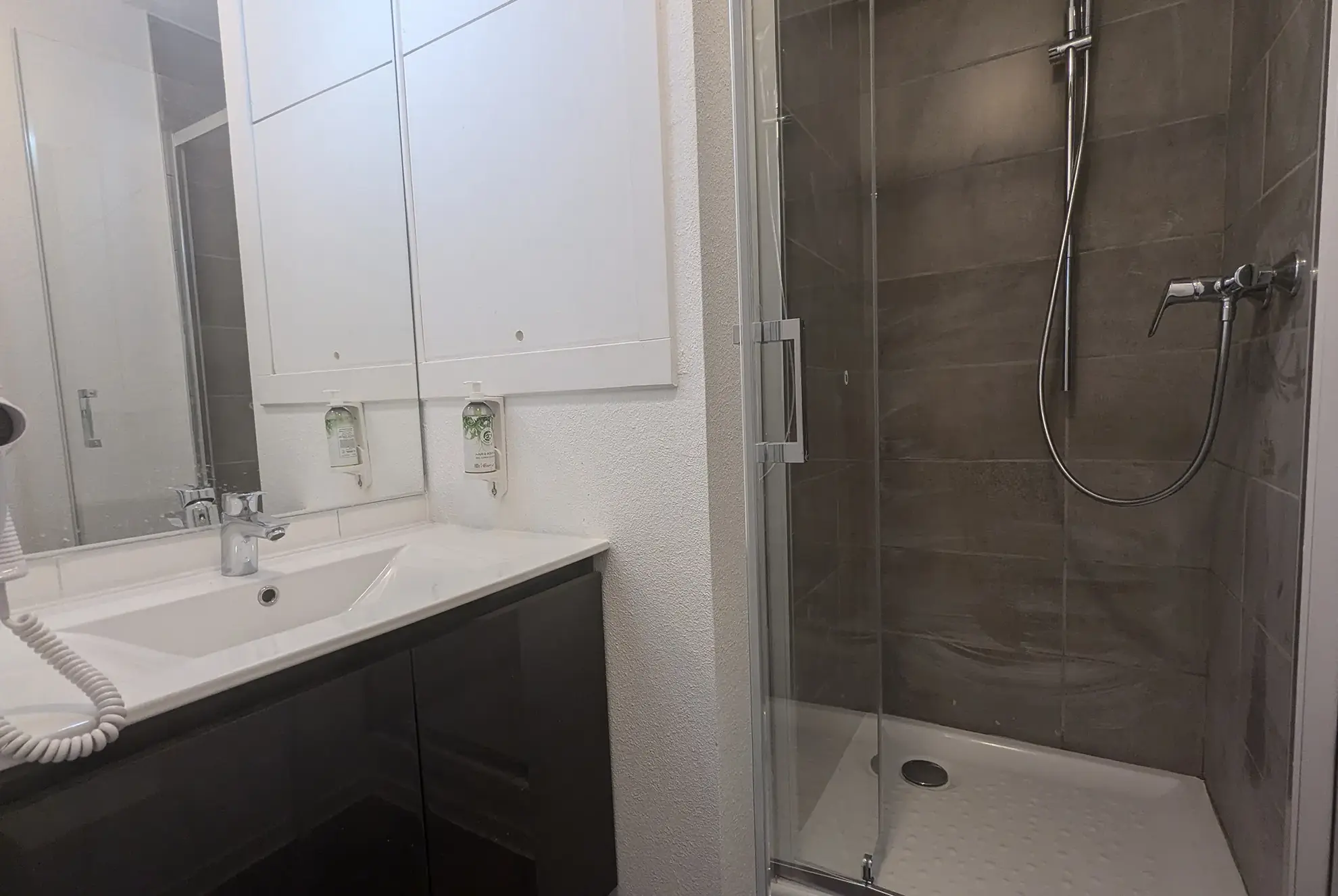 Studio meublé de 19,90 m² en hypercentre de Saint-Étienne - Investissement garanti 