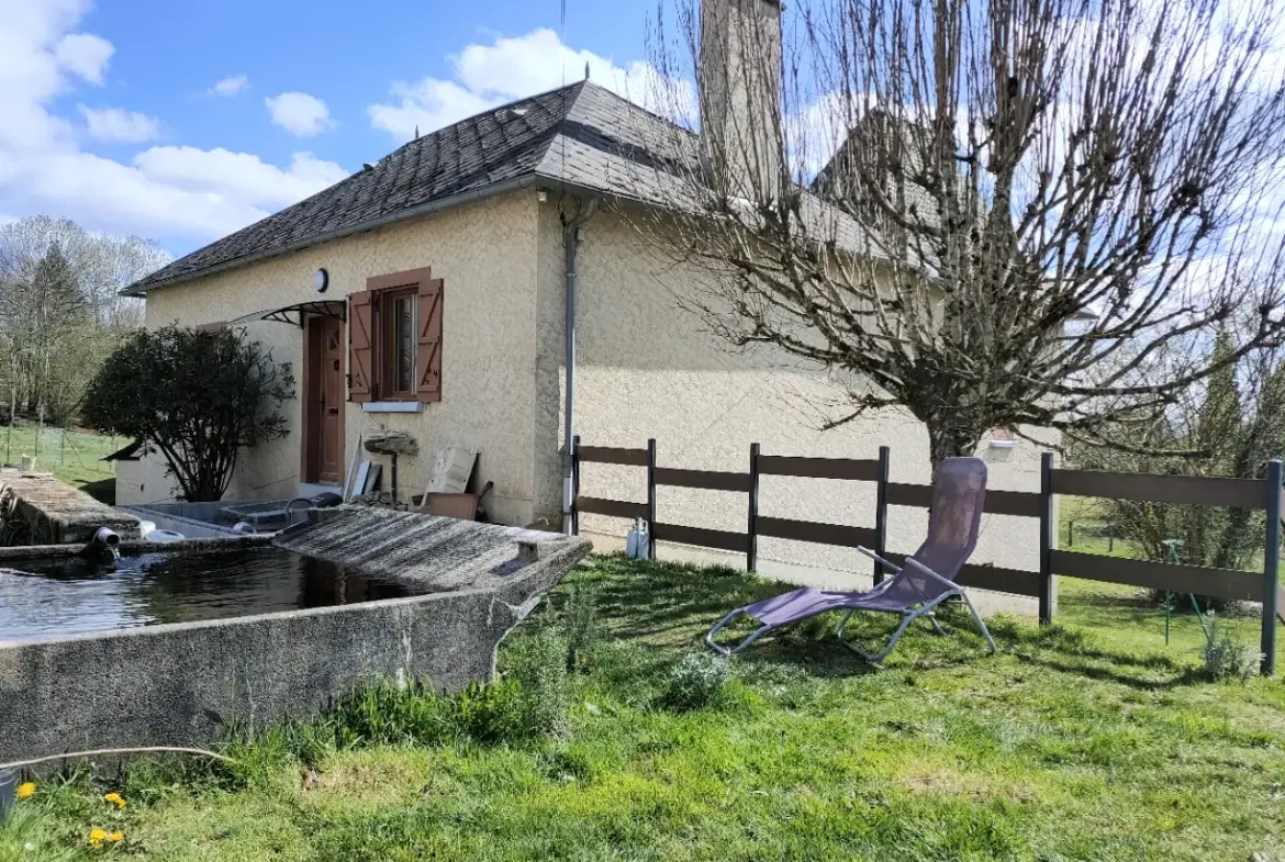 Maison rénovée avec terrain, étang et vue agréable à Sainte Fortunade 