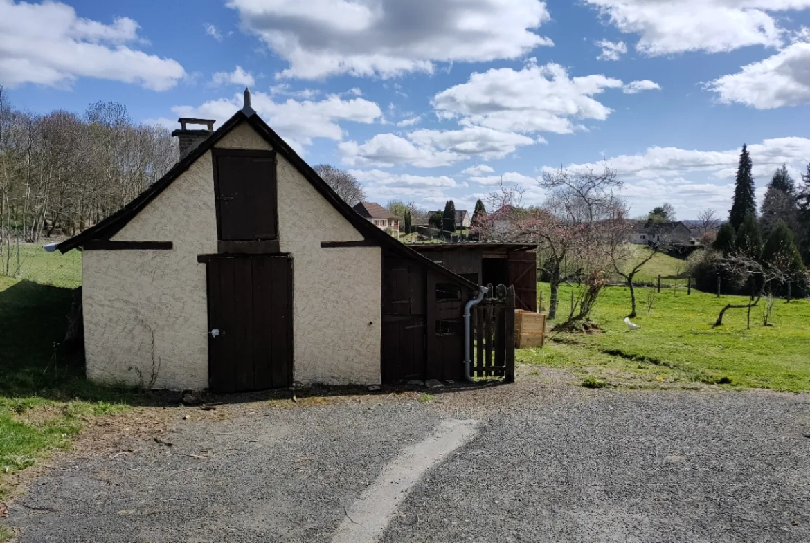 Maison rénovée avec terrain, étang et vue agréable à Sainte Fortunade 