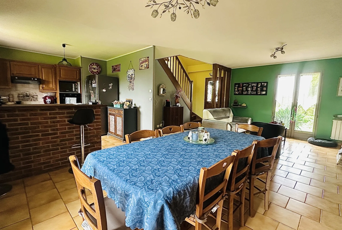 Maison avec piscine chauffée, garage et 5 chambres à Lieurey 27560 