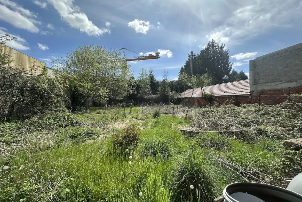 Maison à vendre à La Clayette avec dépendances, garage et terrain de 941 m² 
