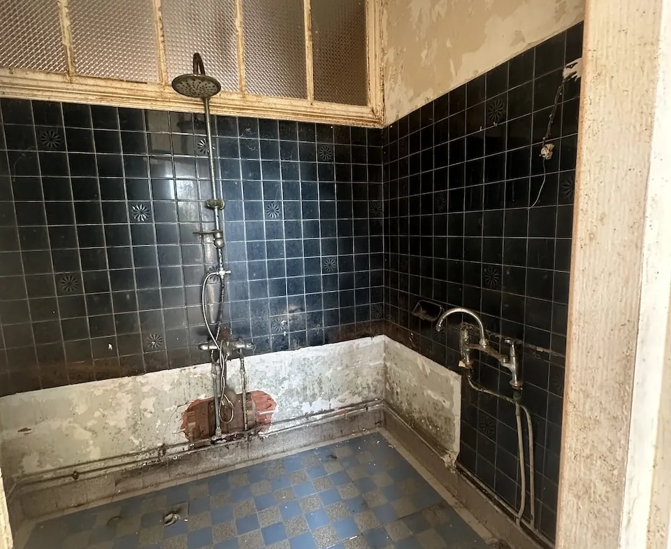 Maison à vendre à La Clayette avec dépendances, garage et terrain de 941 m² 