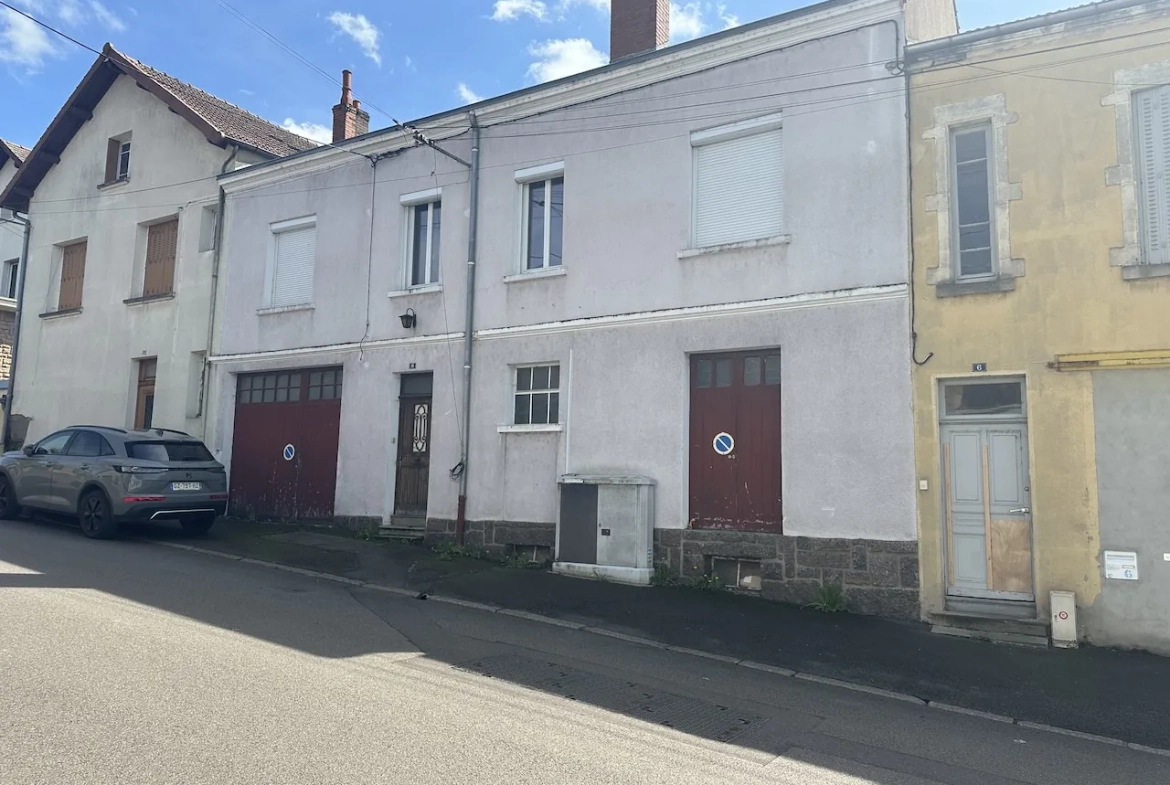 Maison à vendre à La Clayette avec dépendances, garage et terrain de 941 m² 