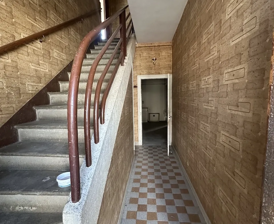 Maison à vendre à La Clayette avec dépendances, garage et terrain de 941 m² 