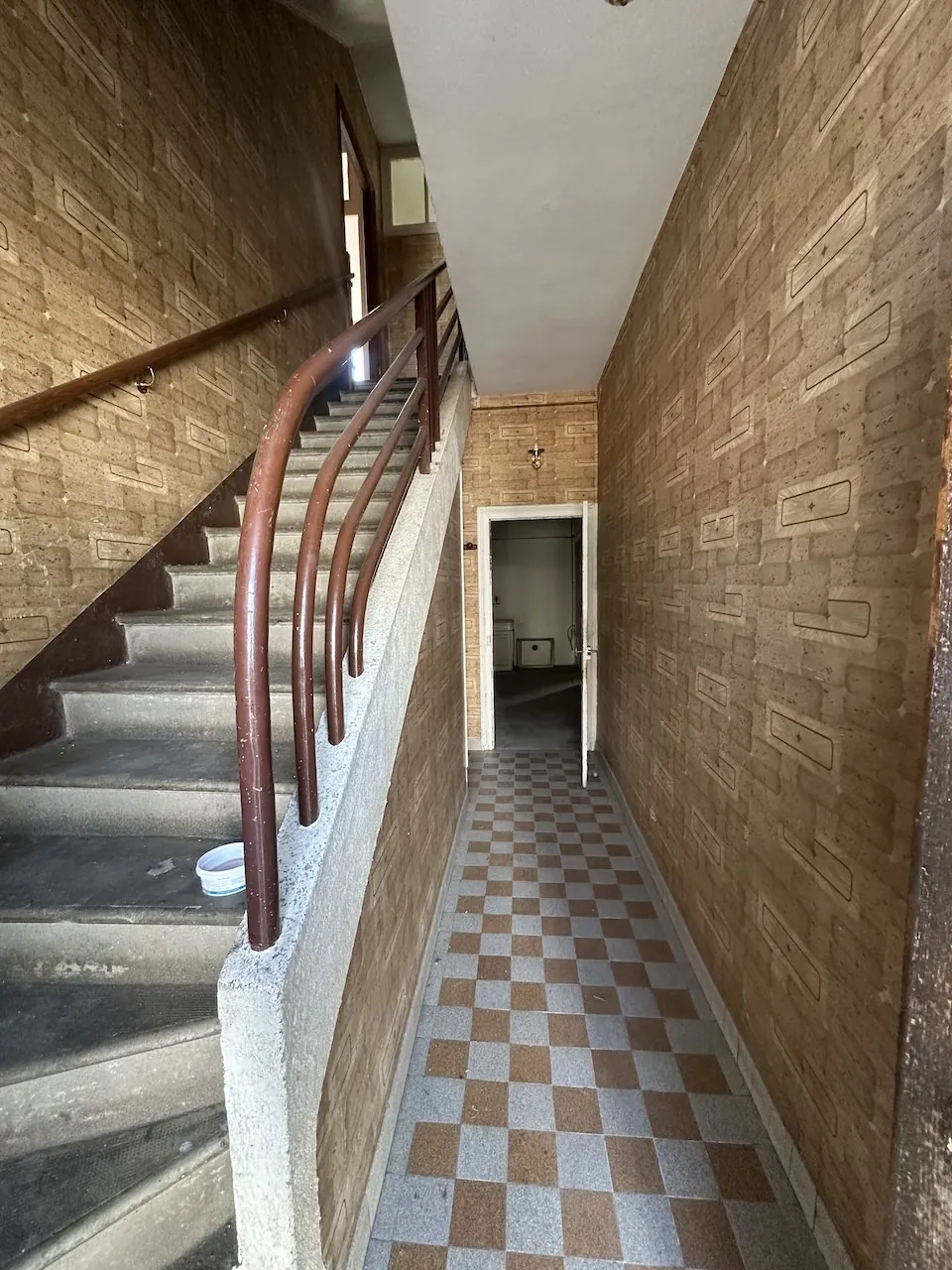 Maison à vendre à La Clayette avec dépendances, garage et terrain de 941 m² 