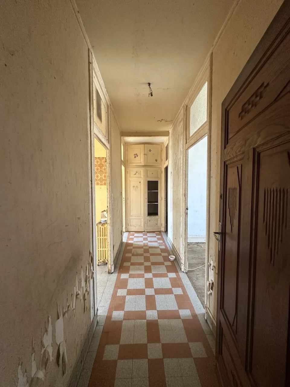 Maison à vendre à La Clayette avec dépendances, garage et terrain de 941 m² 