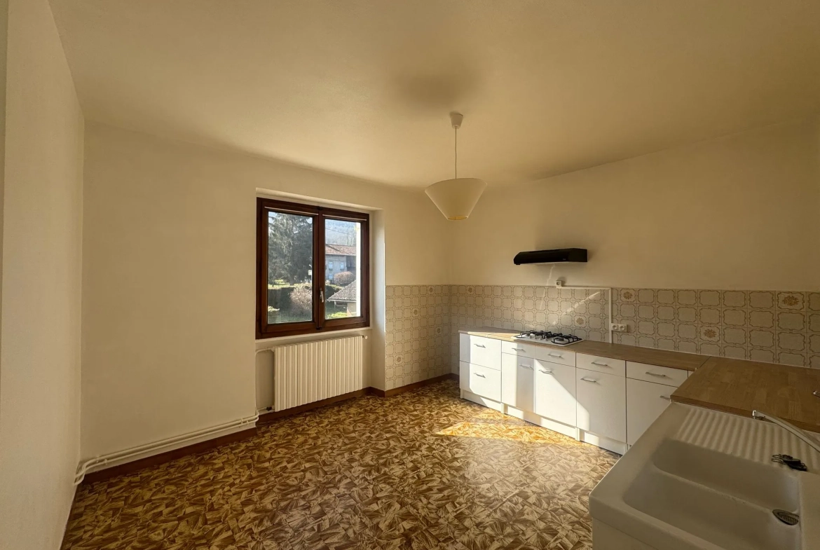 Appartement à rénover avec vue sur le lac à Lugrin, 2 chambres, parking privé 