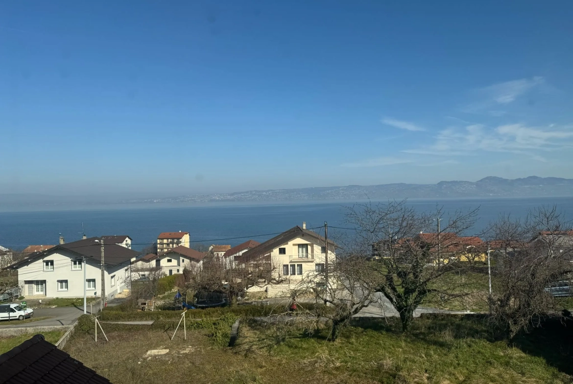 Appartement à rénover avec vue sur le lac à Lugrin, 2 chambres, parking privé 