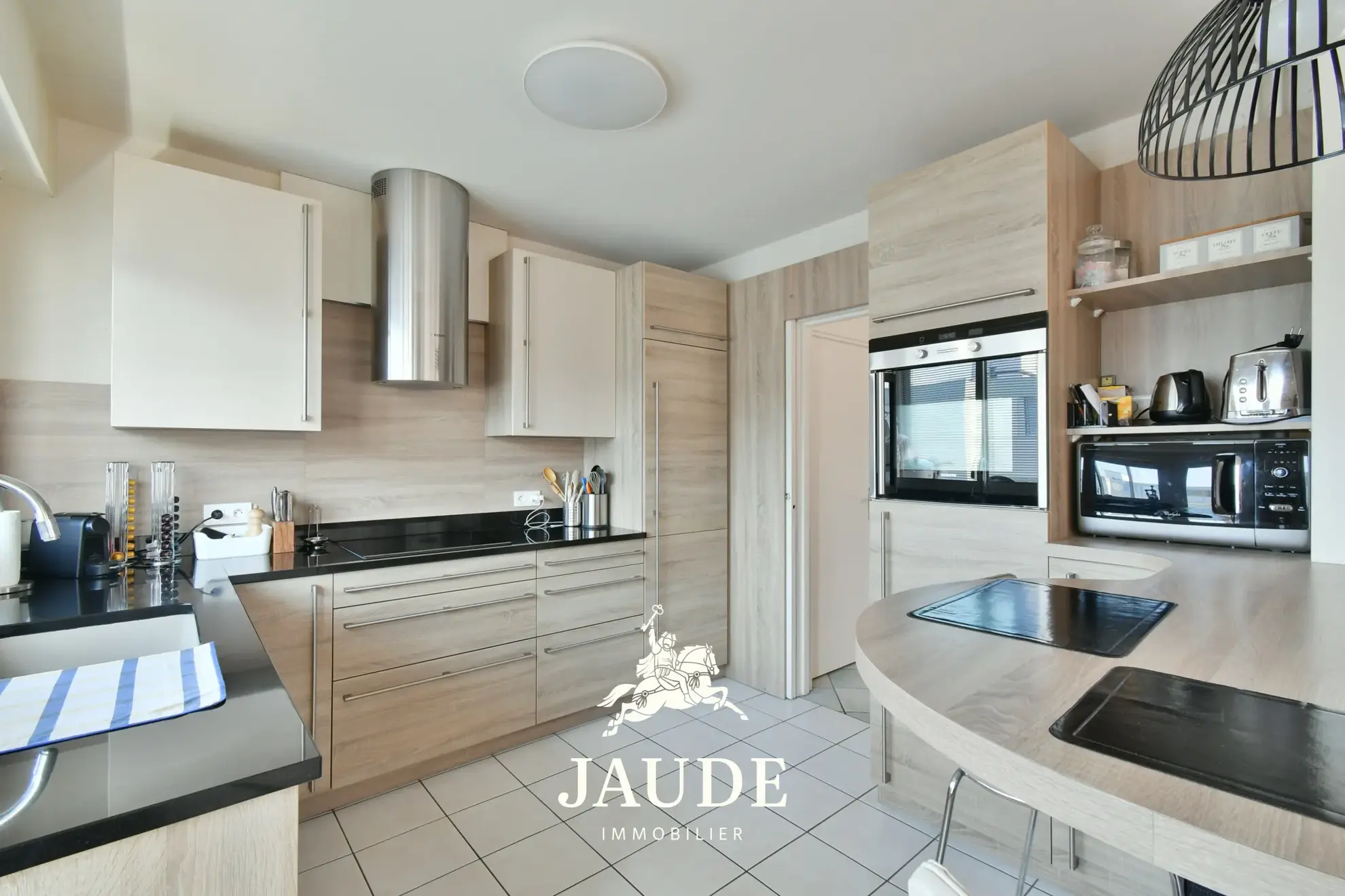 Appartement 96 m² avec terrasse, garage, et cave à Clermont-Ferrand 