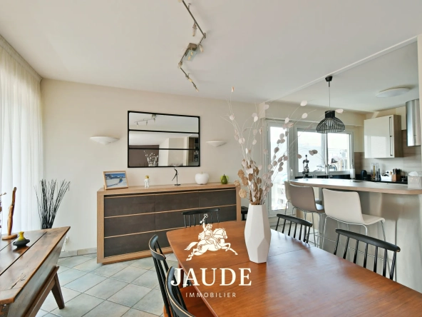 Appartement 96 m² avec terrasse, garage, et cave à Clermont-Ferrand 