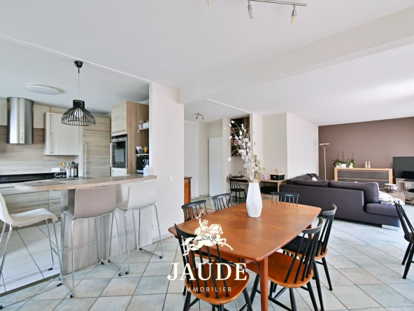 Appartement 96 m² avec terrasse, garage, et cave à Clermont-Ferrand
