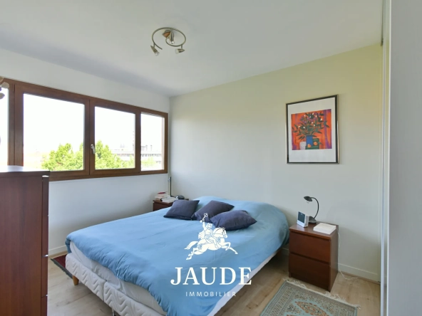 Appartement 96 m² avec terrasse, garage, et cave à Clermont-Ferrand 