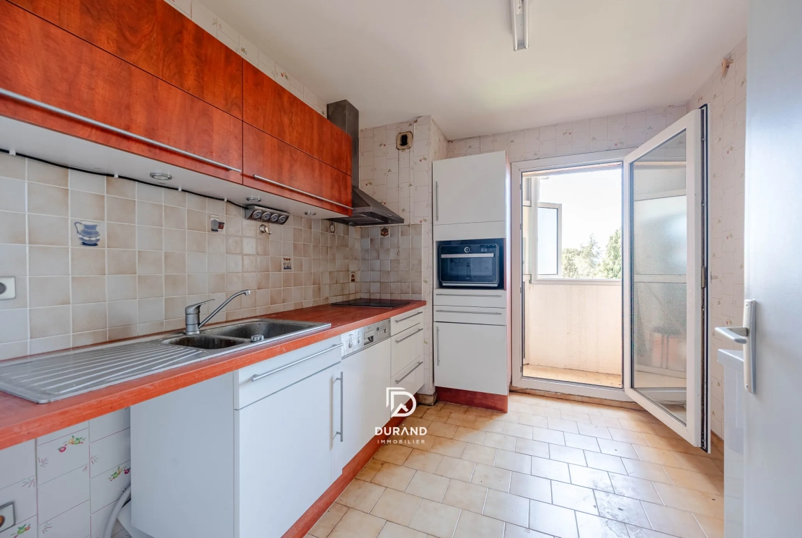 Appartement 3 pièces à Marseille 8e - Vieille Chapelle avec garage et balcon 