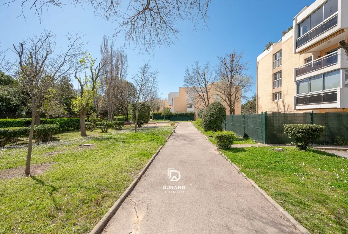 Appartement 3 pièces à Marseille 8e - Vieille Chapelle avec garage et balcon 
