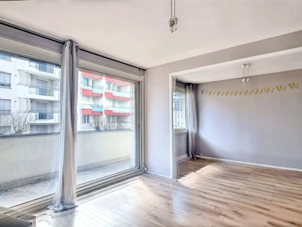 Appartement F3 avec balcon et parking proche de la place de Jaude à Clermont-Ferrand 