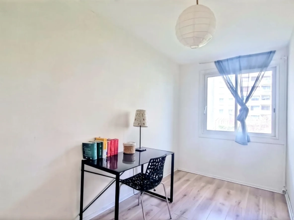 Appartement F3 avec balcon et parking proche de la place de Jaude à Clermont-Ferrand 