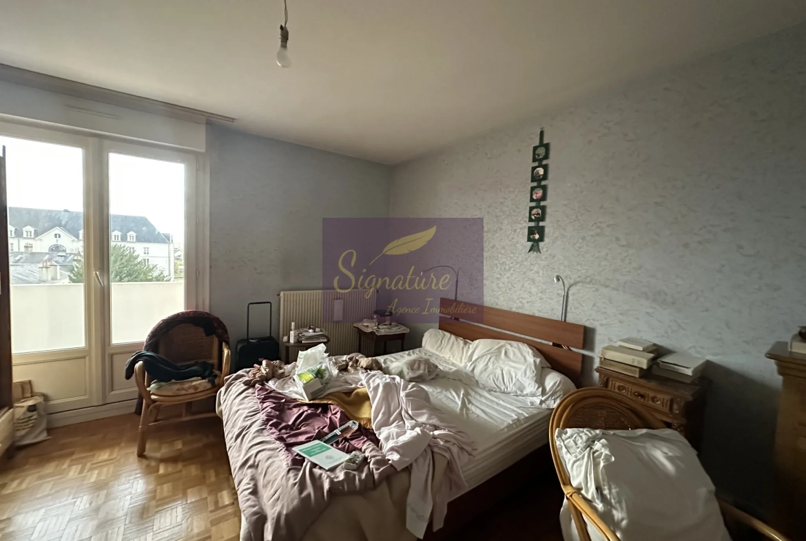 Appartement T3 en dernier étage avec grand balcon plein sud à Le Mans 