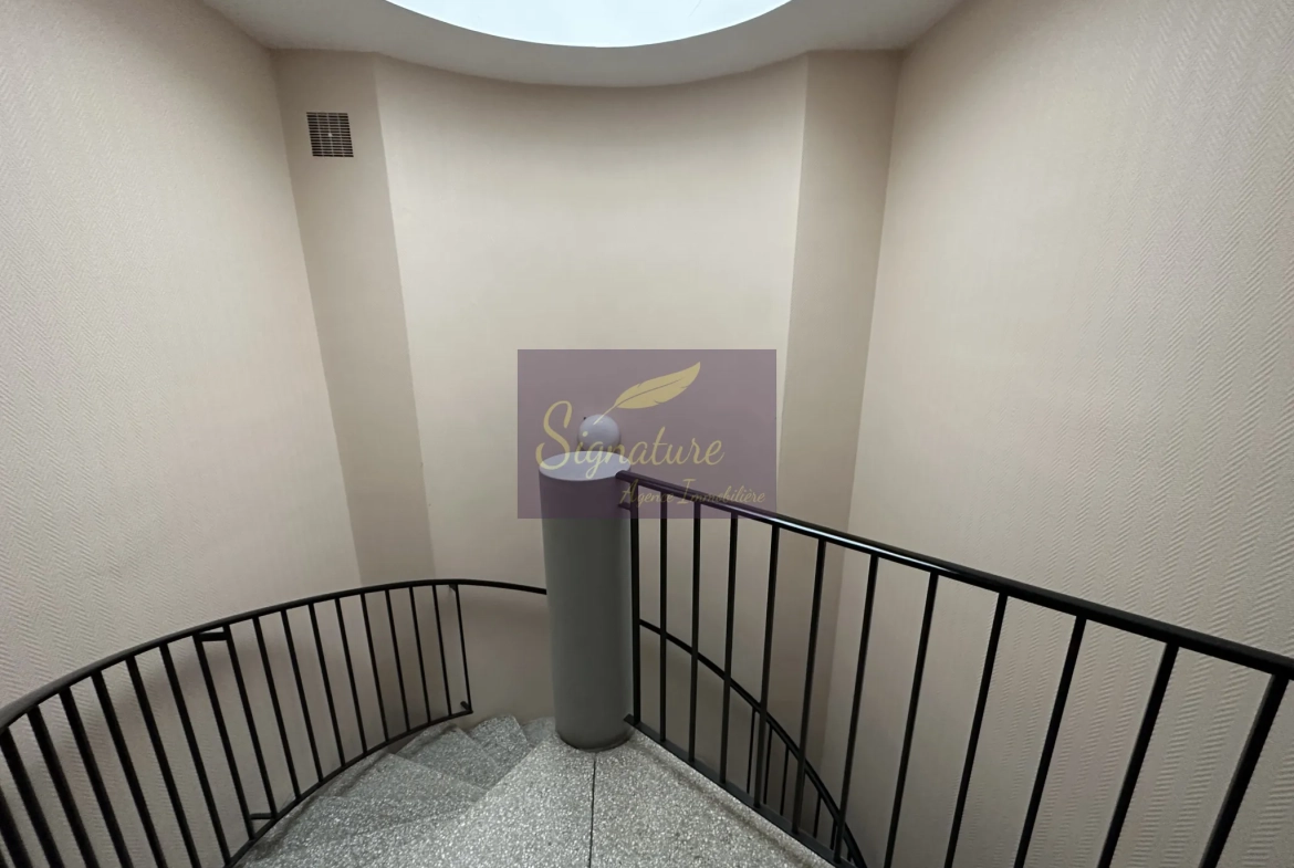 Appartement T3 en dernier étage avec grand balcon plein sud à Le Mans 