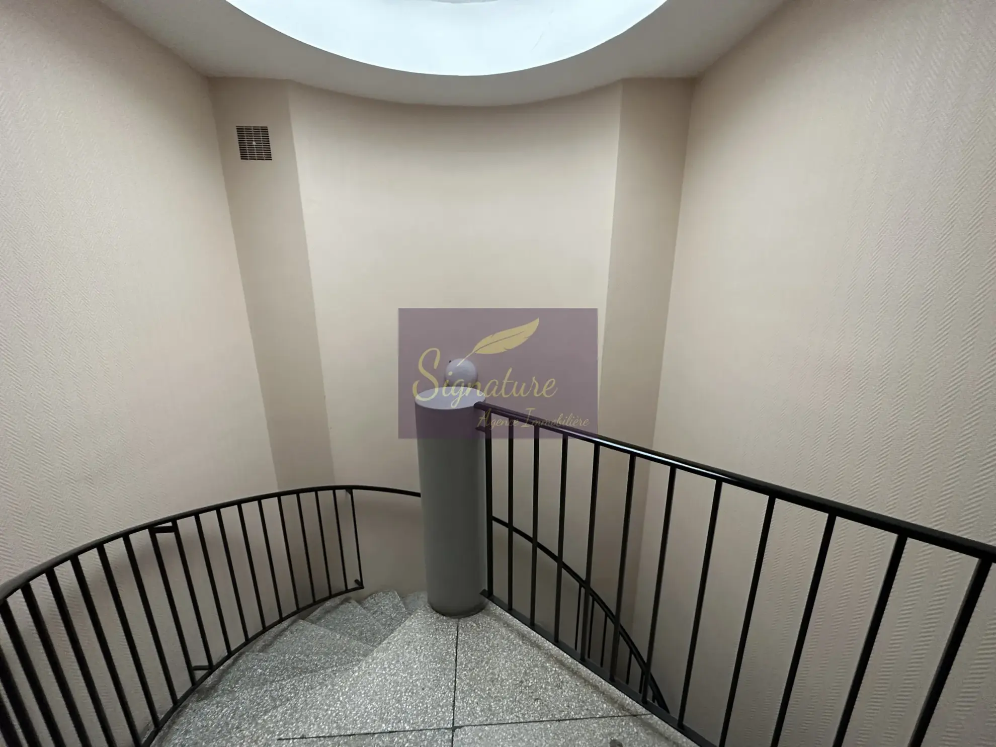 Appartement T3 en dernier étage avec grand balcon plein sud à Le Mans 