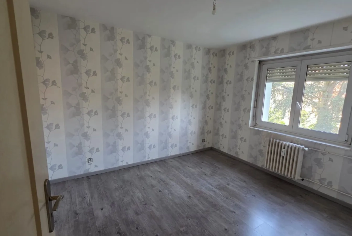Appartement T4 à Mulhouse de 69 m² avec balcon, idéalement situé 