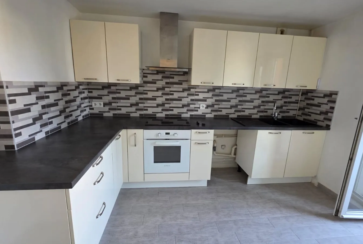 Appartement T4 à Mulhouse de 69 m² avec balcon, idéalement situé 