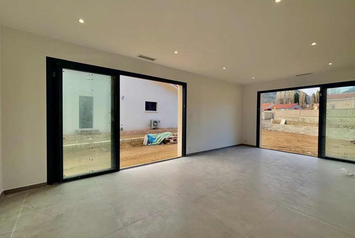 Maison neuve de plain-pied à Ria Sirach avec 3 chambres et garage 