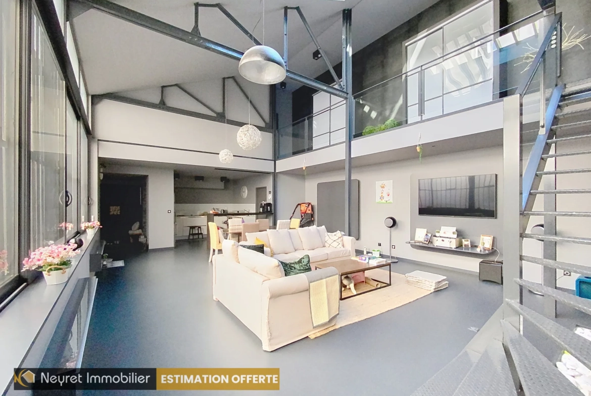 Loft de 161 m² avec terrasse à Saint-Étienne - Spacieux et lumineux 