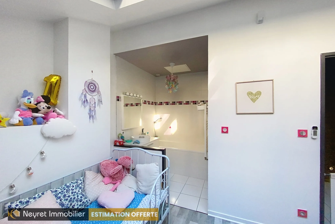 Loft de 161 m² avec terrasse à Saint-Étienne - Spacieux et lumineux 