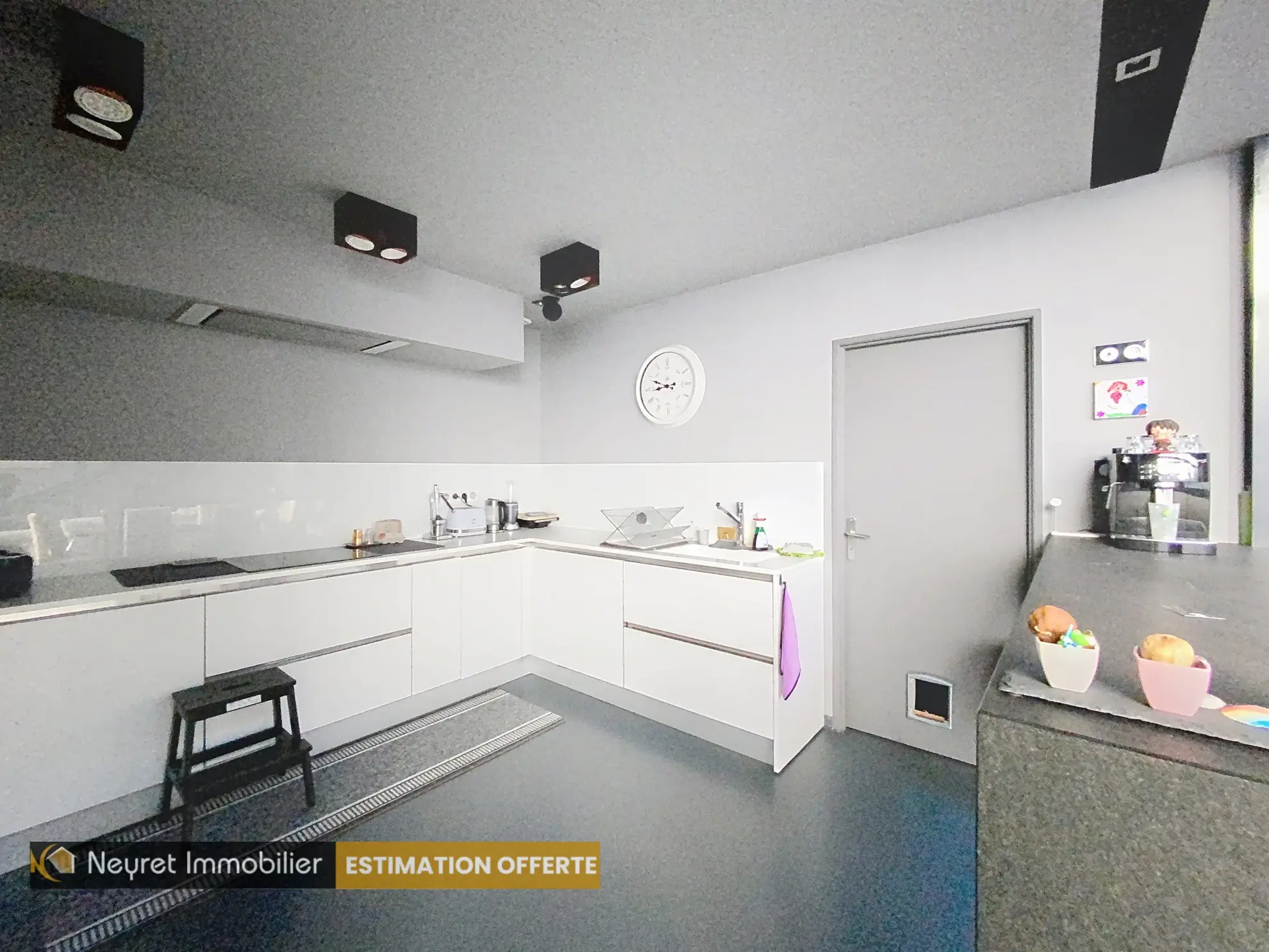 Loft de 161 m² avec terrasse à Saint-Étienne - Spacieux et lumineux 
