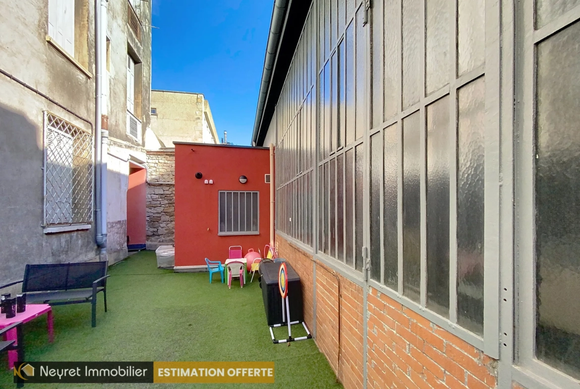 Loft de 161 m² avec terrasse à Saint-Étienne - Spacieux et lumineux 
