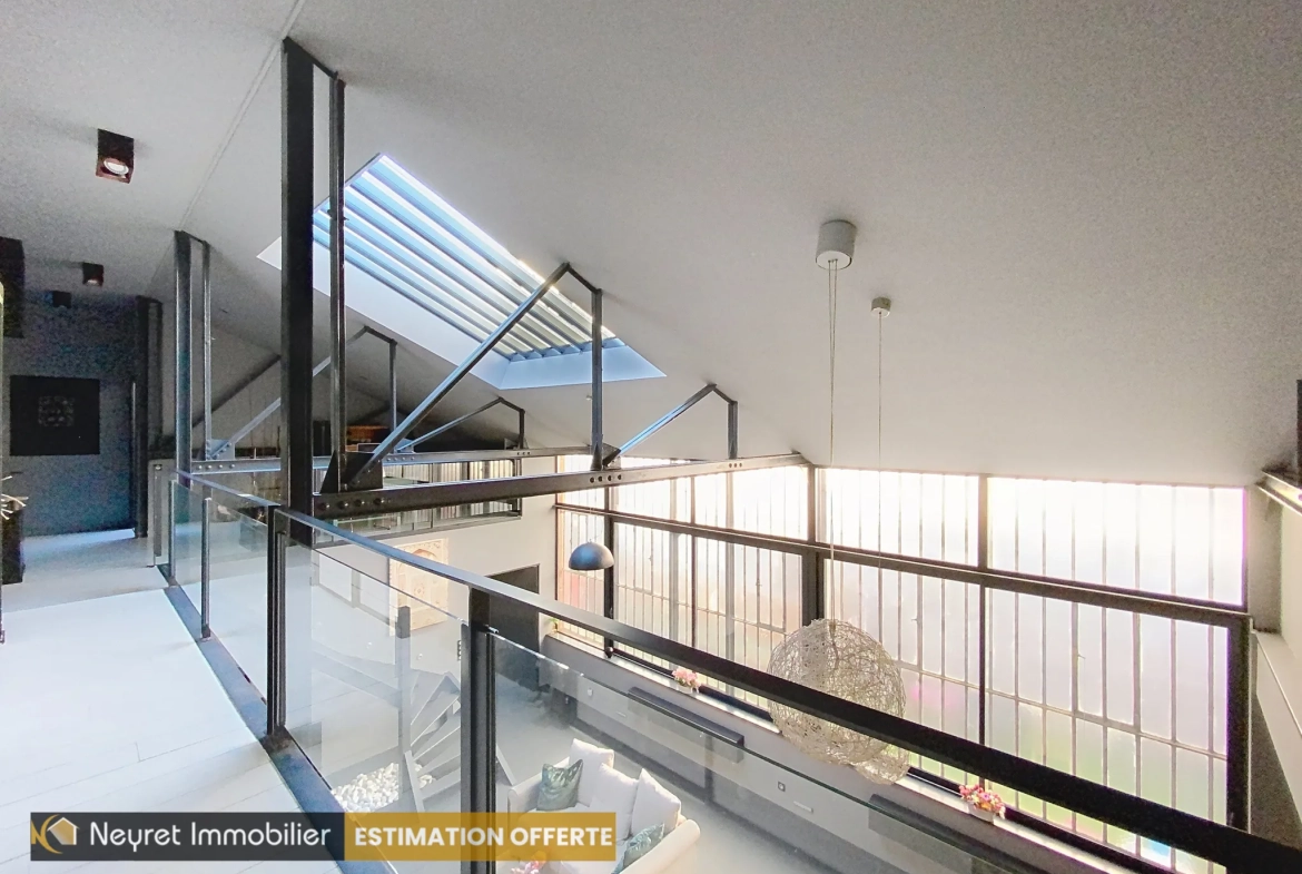 Loft de 161 m² avec terrasse à Saint-Étienne - Spacieux et lumineux 