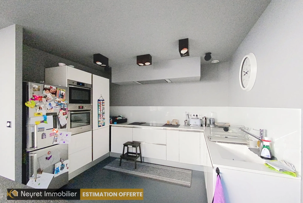Loft de 161 m² avec terrasse à Saint-Étienne - Spacieux et lumineux 