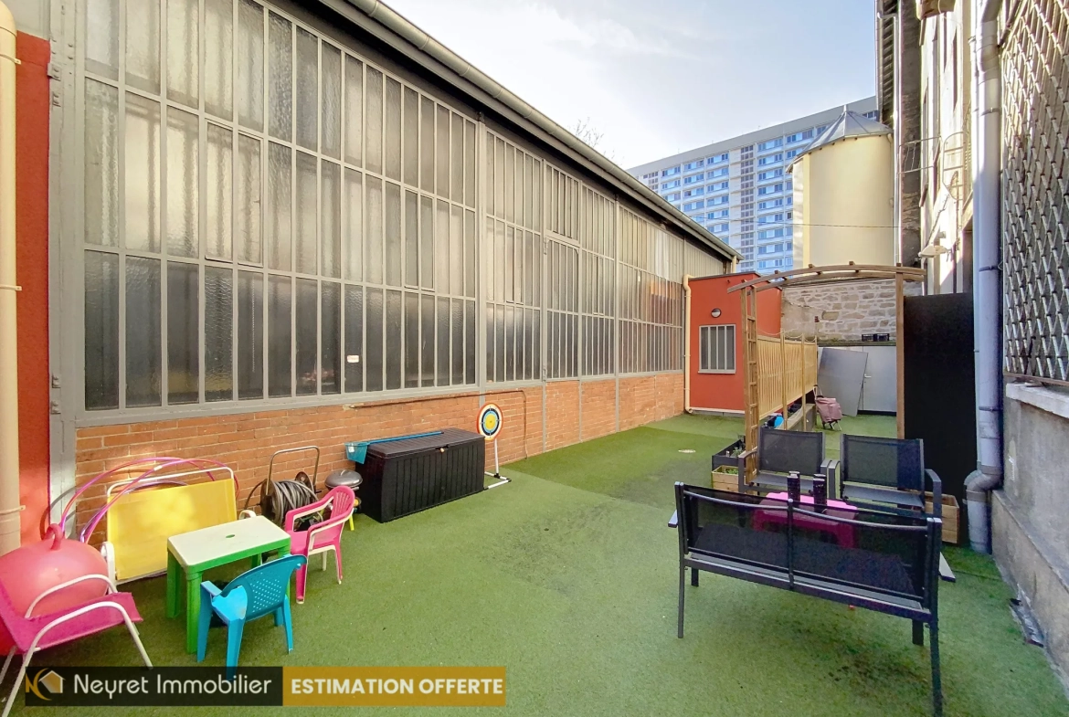 Loft de 161 m² avec terrasse à Saint-Étienne - Spacieux et lumineux 