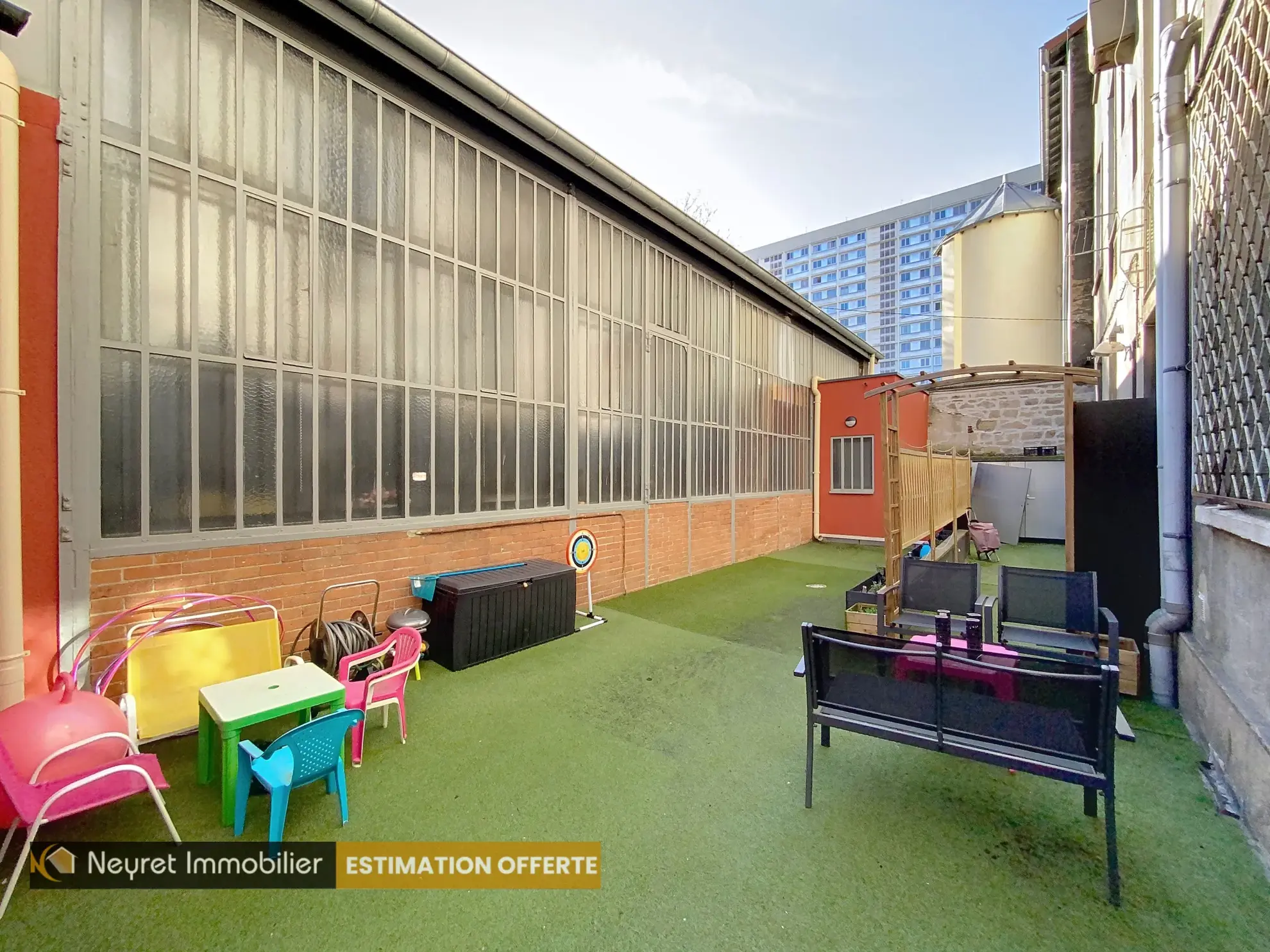 Loft de 161 m² avec terrasse à Saint-Étienne - Spacieux et lumineux 