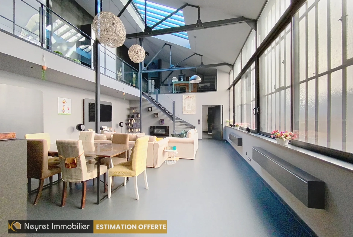 Loft de 161 m² avec terrasse à Saint-Étienne - Spacieux et lumineux 