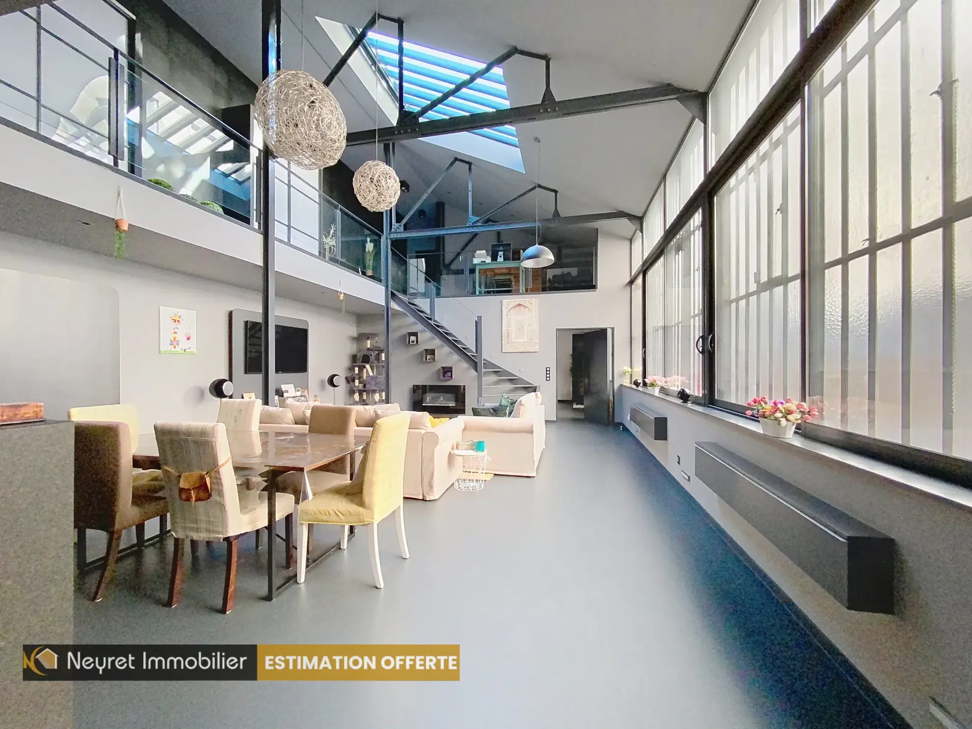 Loft de 161 m² avec terrasse à Saint-Étienne - Spacieux et lumineux 