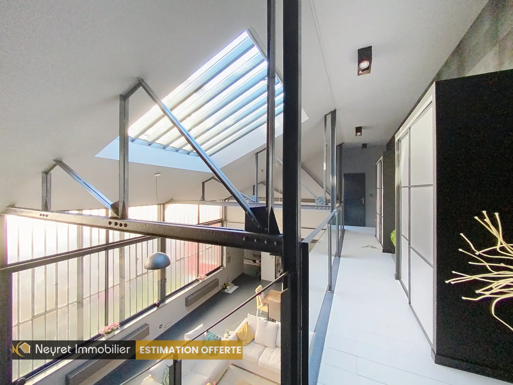 Loft de 161 m² avec terrasse à Saint-Étienne - Spacieux et lumineux 