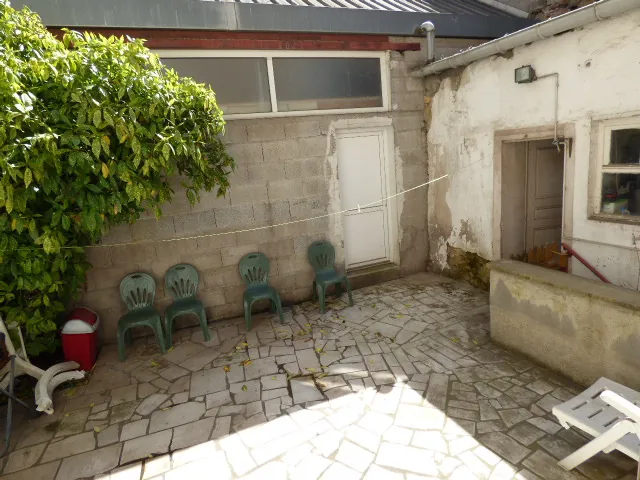 Grande maison de ville T5 à Neuves-Maisons avec terrasse et cave 