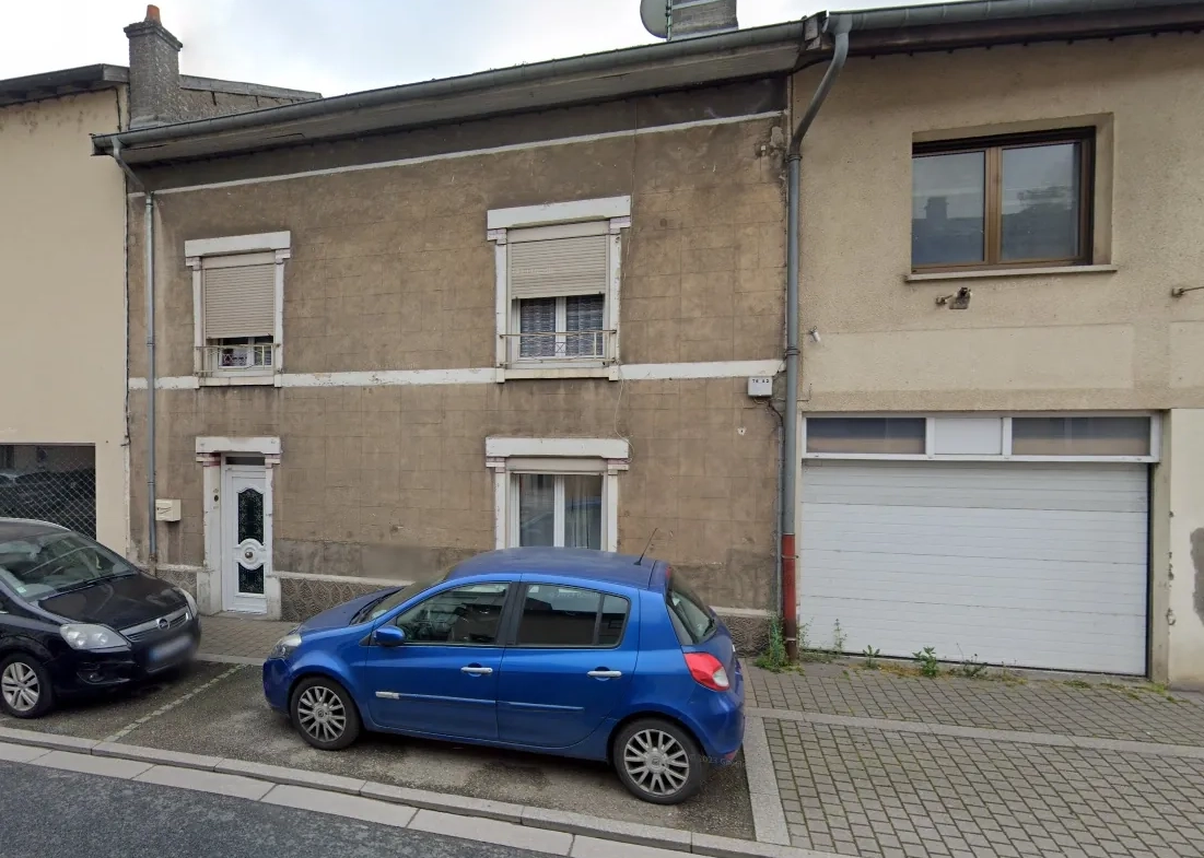 Grande maison de ville T5 à Neuves-Maisons avec terrasse et cave 