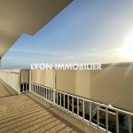 Appartement 4 pièces à Bron avec balcon, parking et grand volume