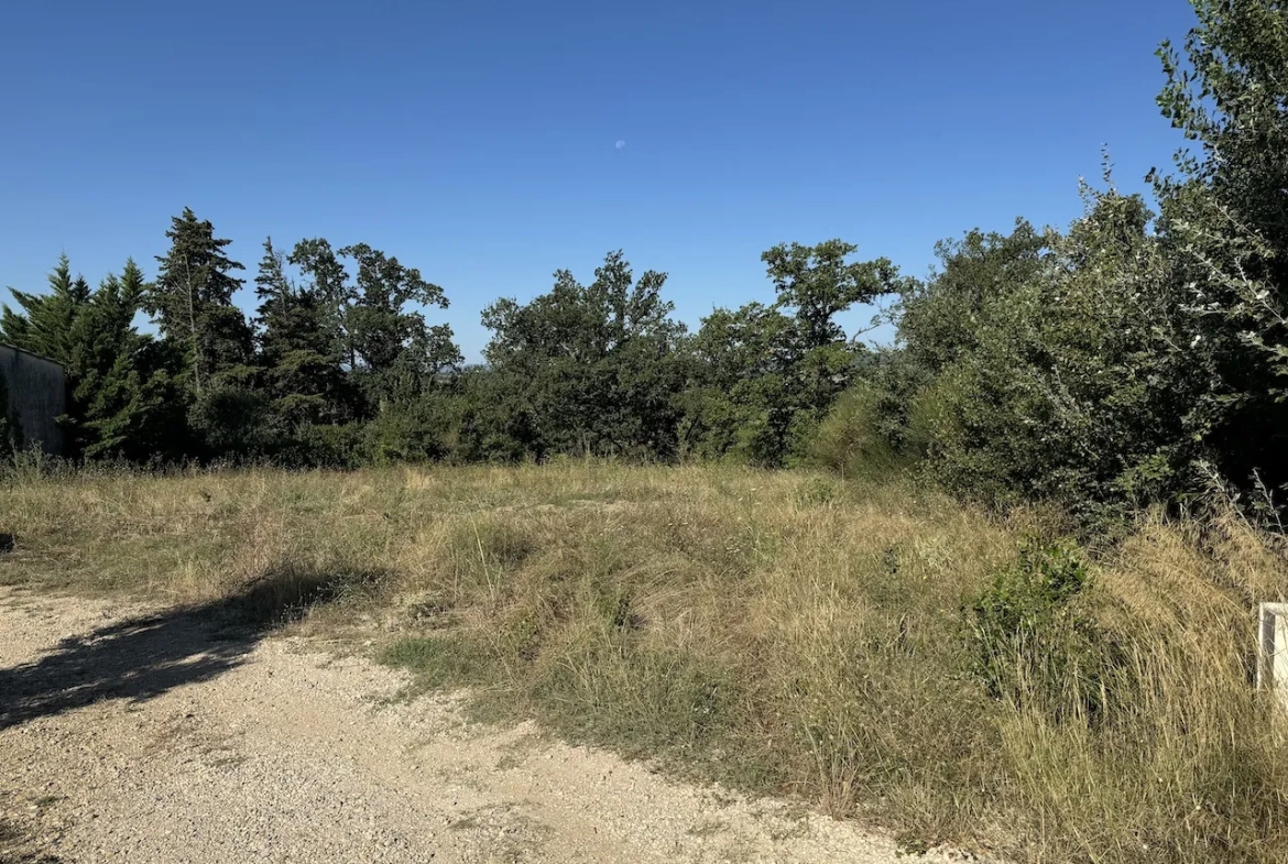 Terrain constructible de 900 m² avec vue dégagée à Cairanne Vaucluse 