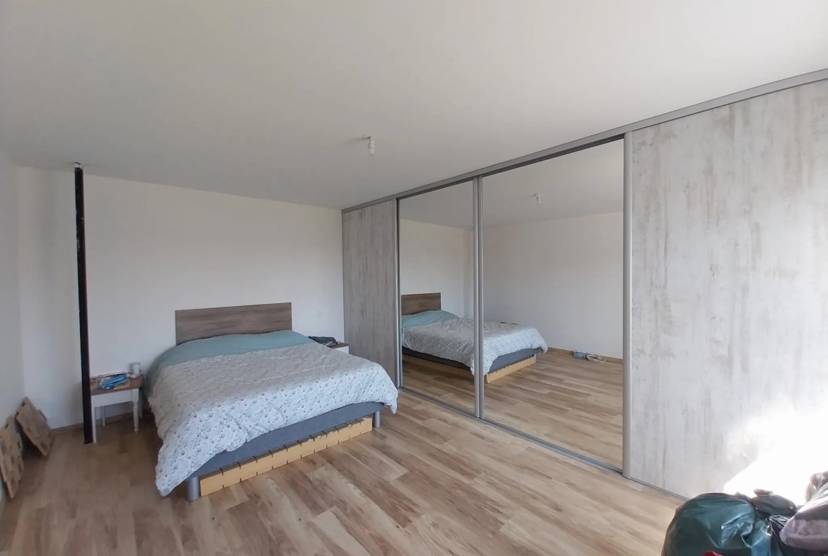 Maison récente de plain-pied à Oriocourt, adaptée PMR, 148 m² avec jardin piscinable 