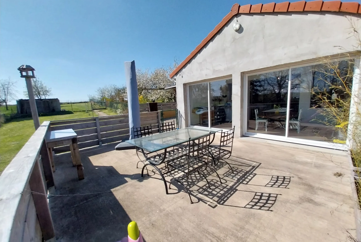Maison récente de plain-pied à Oriocourt, adaptée PMR, 148 m² avec jardin piscinable 
