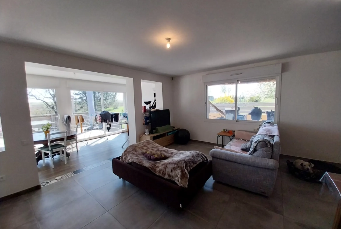 Maison récente de plain-pied à Oriocourt, adaptée PMR, 148 m² avec jardin piscinable 