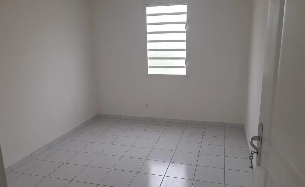 Appartement T3 à Le Lamentin, investissement locatif, 61 m², terrasse, parking 