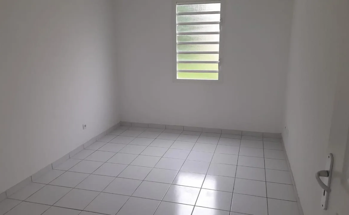 Appartement T3 à Le Lamentin, investissement locatif, 61 m², terrasse, parking 